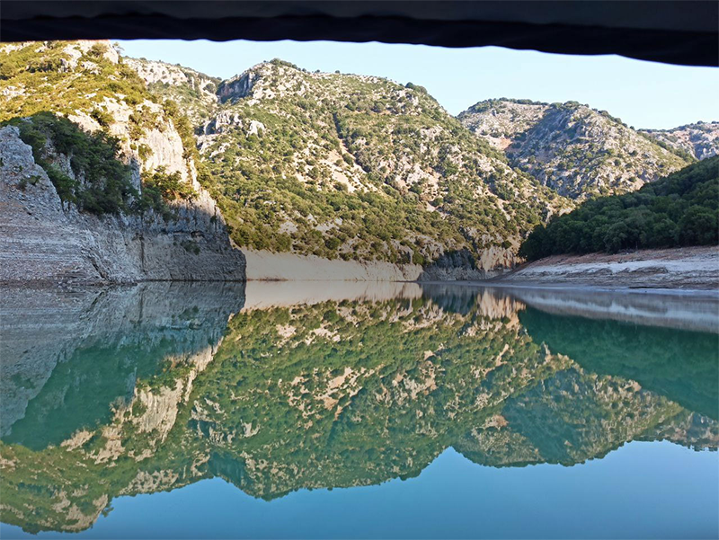 Βαρκάδες στη Λίμνη Κρεμαστών.